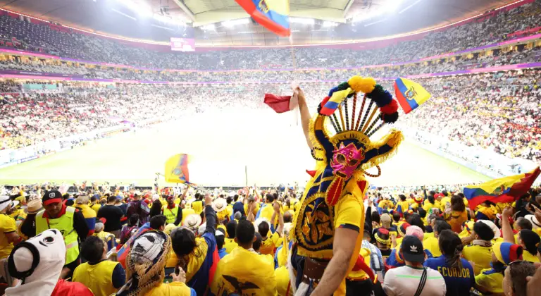 El partido inaugural del Mundial Catar 2022, dejó también la primera polémica luego de un gol anulado a Ecuador.