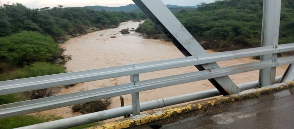 Quebrada-de-Camargo-aumenta-sus-niveles-de-agua-5