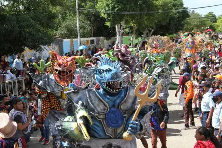 Tradición y color en el festival nacional de murales Locos de La Vela