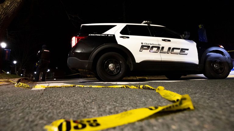 Tres muertos en un tiroteo en la Universidad de Virginia