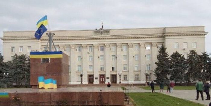 Ucrania iza su bandera en Jersón tras retirada rusa