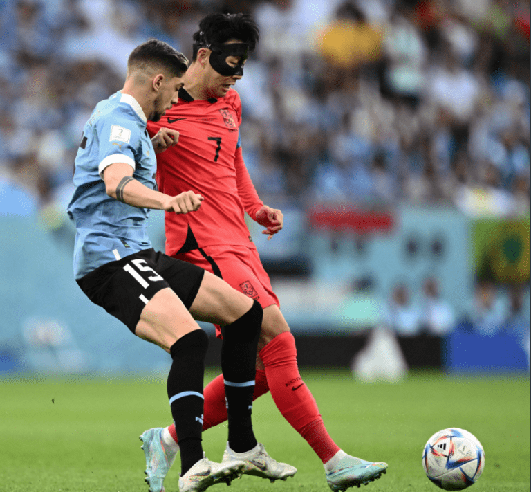 Uruguay empata con Corea del Sur en la primera mitad