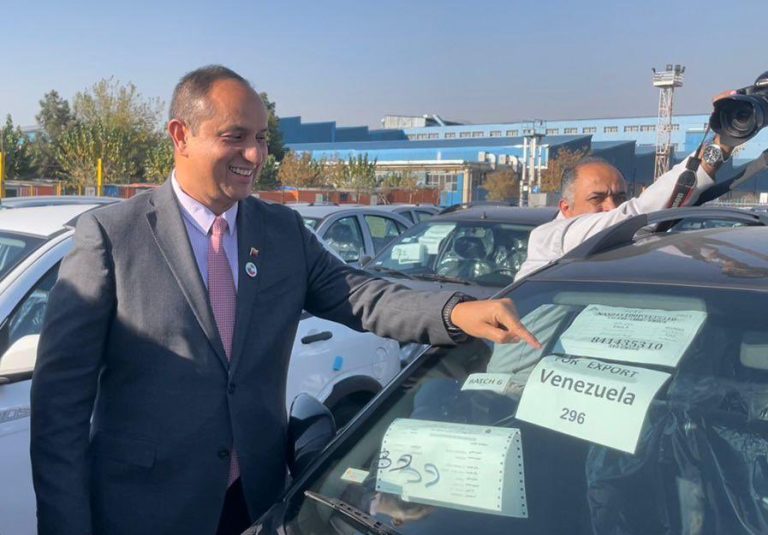 Venezuela recibirá 1000 automóviles iraníes