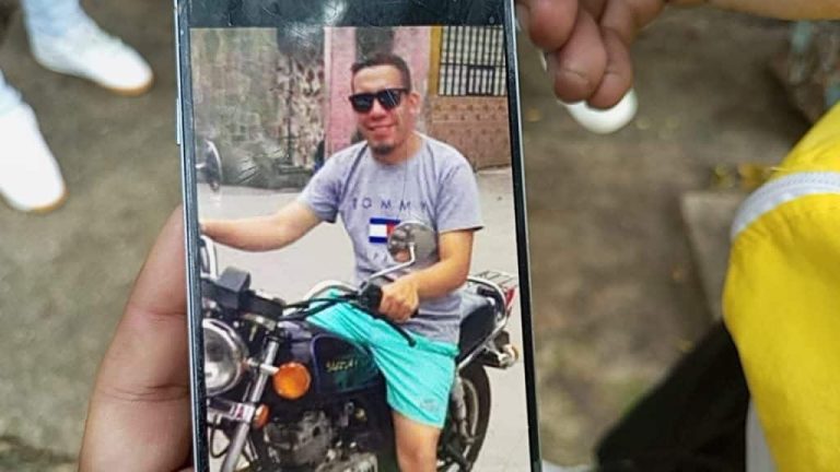 Asesinan a barbero en Caricuao por defender a su amigo