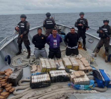 El Salvador incautó cargamento de cocaína más grande del año