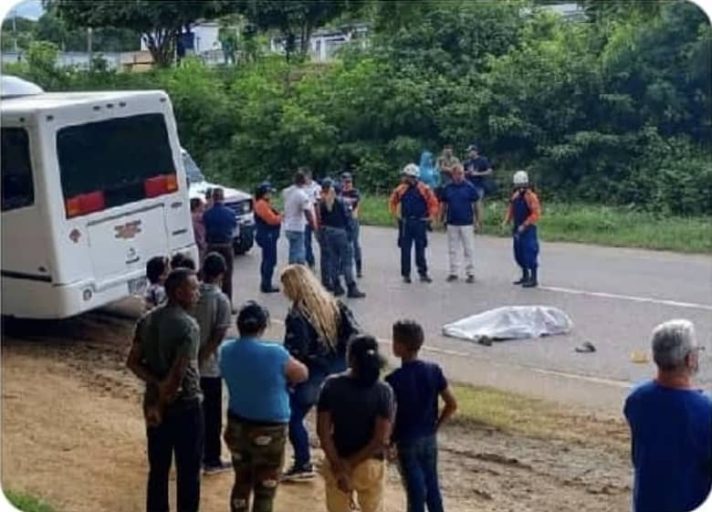 Arrollado por una buseta muere hombre en Cumarebo