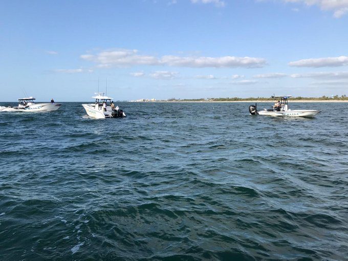 Avioneta cayó al mar en Florida: Un menor y una mujer fallecieron