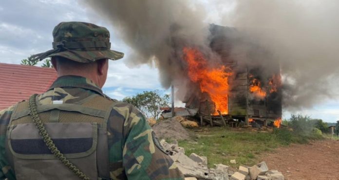 Desmantelan campamento del Tren de Guayana con material de guerra.