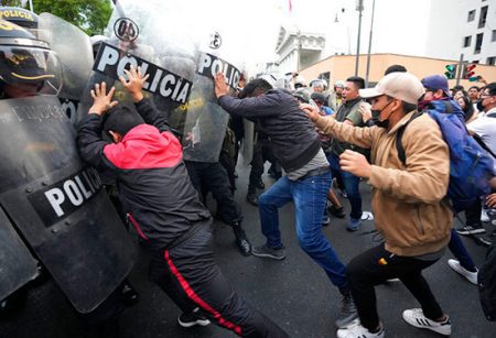 PROTESTAS EN PERÚ