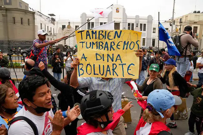 PROTESTAS EN PERÚ