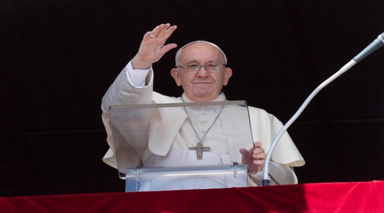 Papa Francisco desea una feliz Navidad a Ucrania