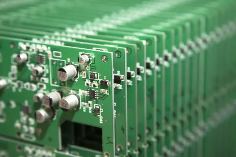 ¿Por qué debe automatizarse la producción industrial?