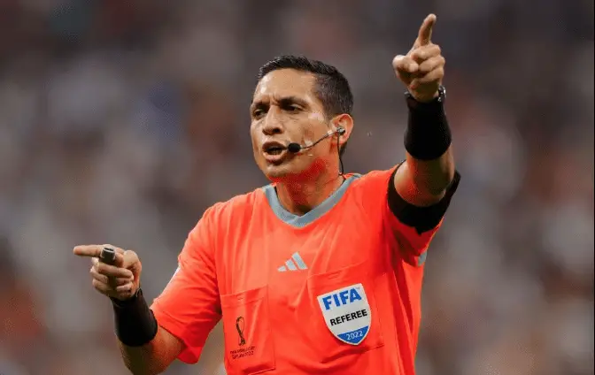 El venezolano Jesús Valenzuela seguirá como árbitro en la Copa del Mundo Catar. El criollo, estará hoy como cuarto árbitro.