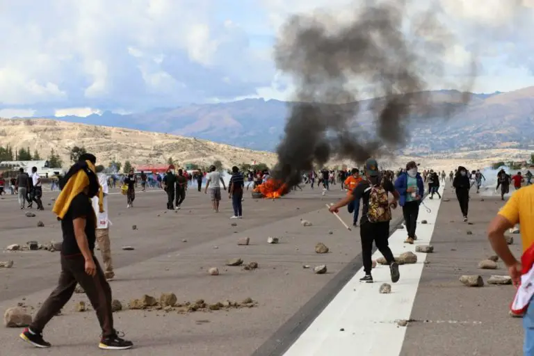 Protestas en Perú suman 17 muertos