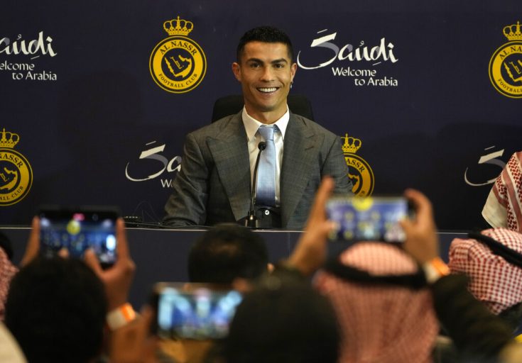 El astro portugués Cristiano Ronaldo ya hizo su presentación oficial como nuevo jugador del Cristiano Al Nassr
