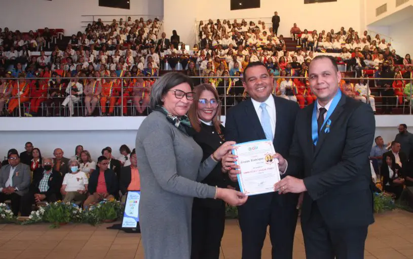 Educadores-falconianos-distinguidos-por-el-Clef-y-la-gobernacion-2