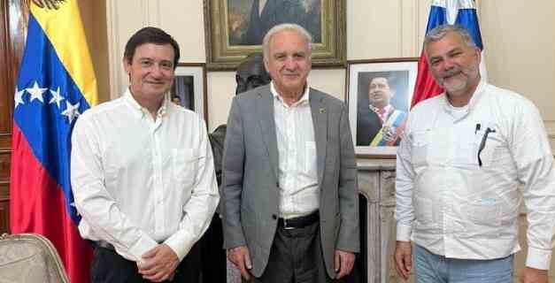 La AN indicó de la reunión con el diputado Boris Barrera; jefe del bloque parlamentario del Partido Comunista de Chile y otros legisladores