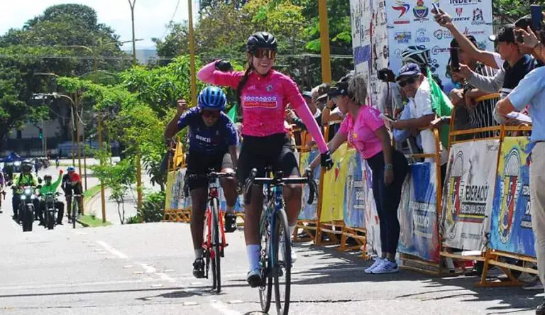 Ciclismo femenino añade emoción a la Vuelta al Táchira 2023