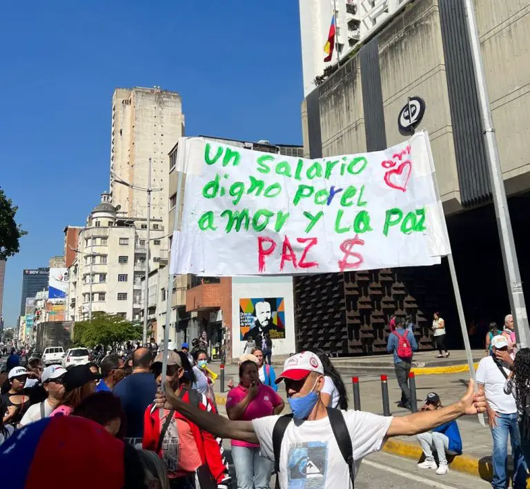 ¡Siguen en la calle! | Gremios protestaron por ajustes salariales