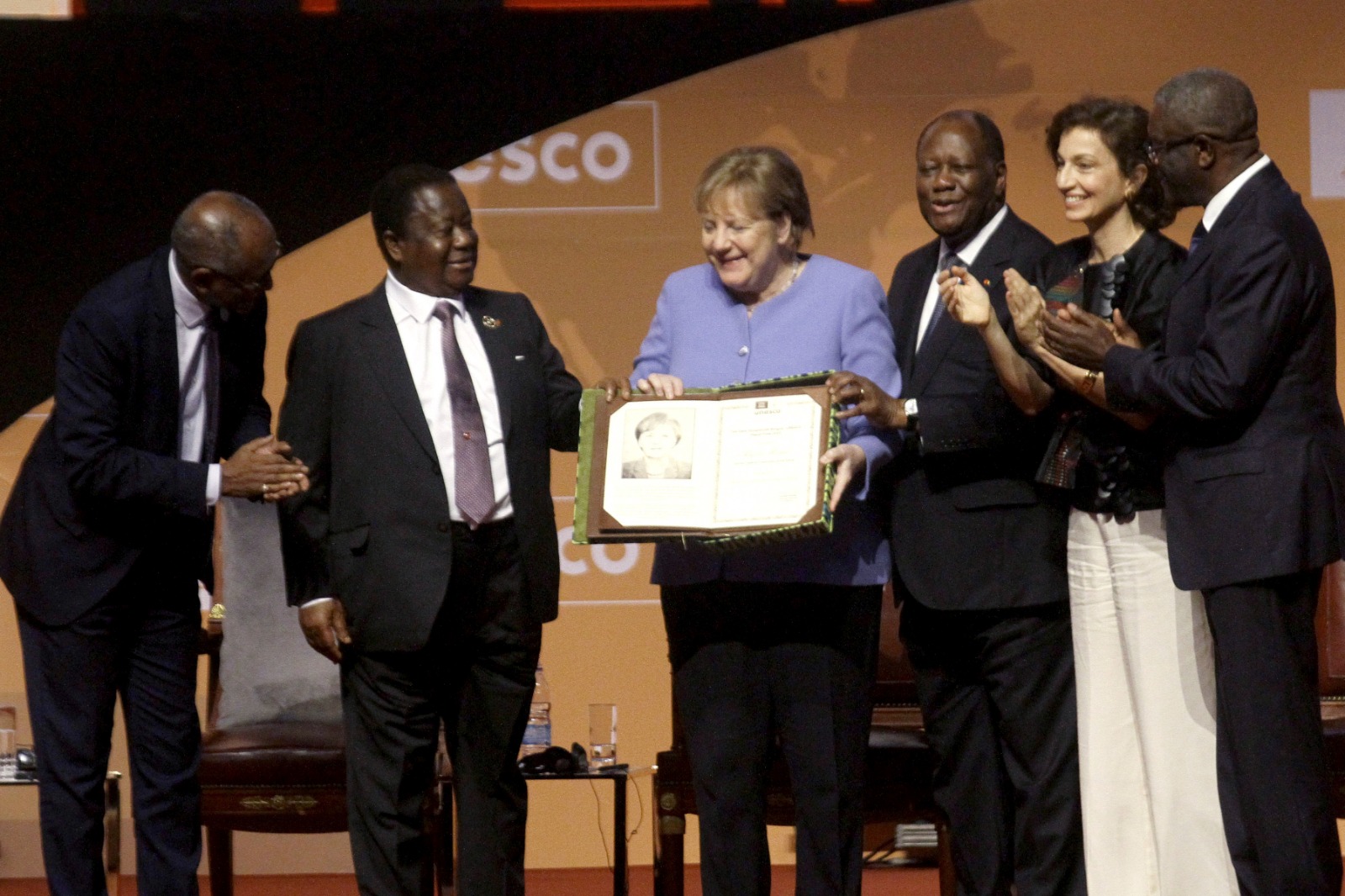 Premio Nobel de la Paz a Angela Merkel: Unesco exalta su labor