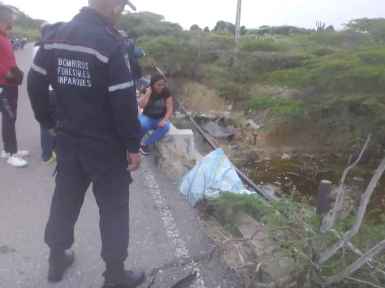 Motorizado se mató al chocar contra objeto fijo en Santa Ana