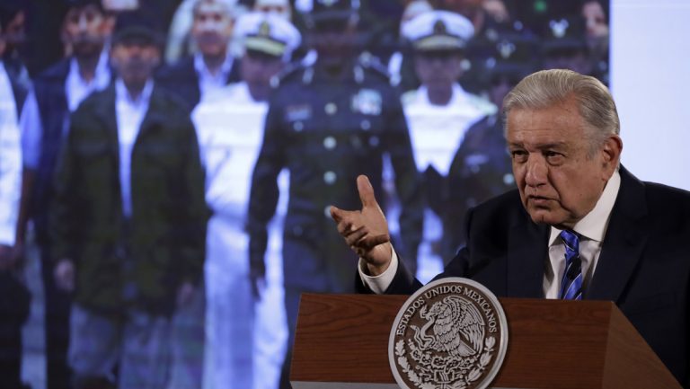 Por esta razón López Obrador propone eliminar el artículo 33 de la Constitución