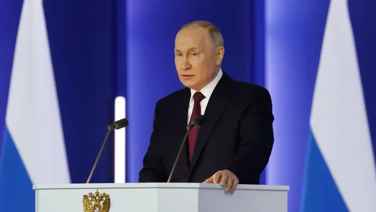 Putin: A Occidente “le importa un bledo” a quien usa contra Rusia