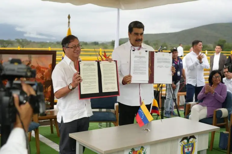 Venezuela y Colombia firman acuerdo comercial