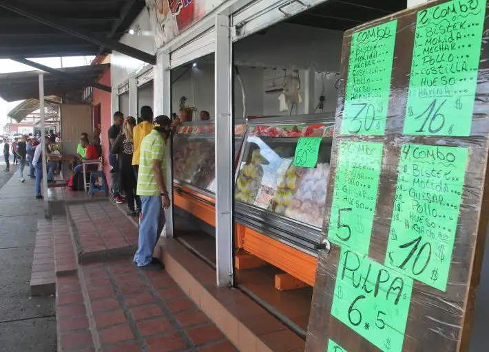 Coro-Hasta 60%-ha disminuido-la venta de carne 1
