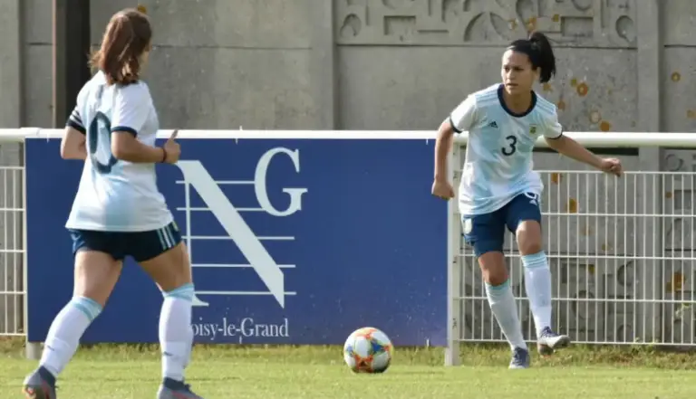 Escuelas de Argentina tendrán fútbol femenino