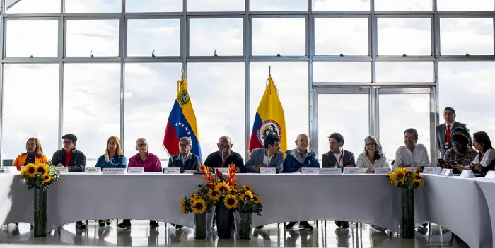 España será “país acompañante” en proceso de paz en Colombia