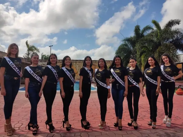 Falcón: candidatas reciben bandas al reinado de Carnaval 2023