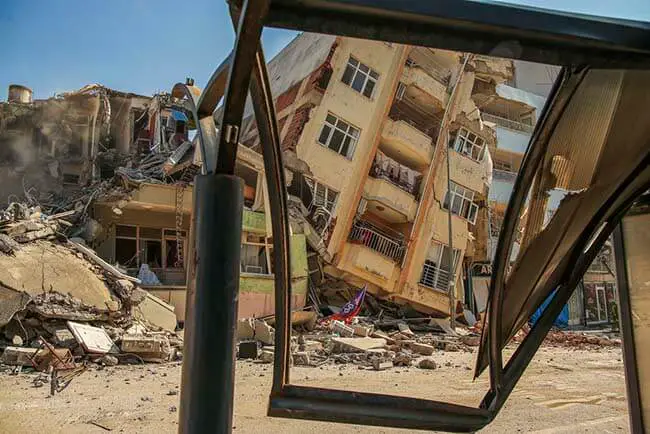 La cifra de muertos por sismos en Turquía y Siria superan los 47.000