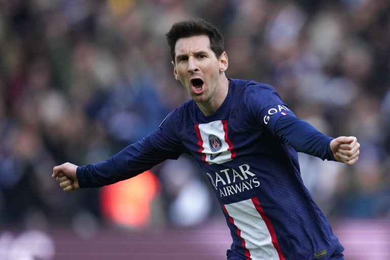 Golazo de Messi rescata victoria para el PSG