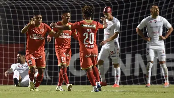 El Sport Huancayo consiguió el primer triunfo peruano en la Copa Conmebol Libertadores 2023 ante el Nacional de Paraguay.