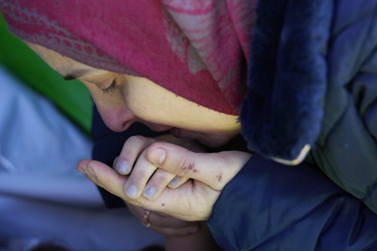 Frío y hambre acechan a Turquía y Siria tras terremoto