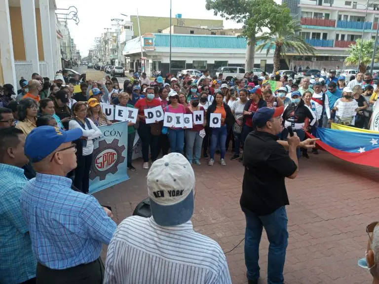 Empleados públicos continúan lucha salarial en Paraguaná