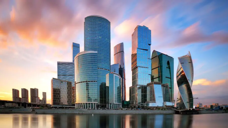Rusia sobre bancos en EE. UU. "No hay mal que por bien no venga"