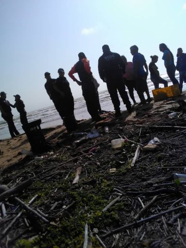 El cadáver de un hombre de 50 años fue encontrado en las costas del municipio Falcón luego de haber naufragado.