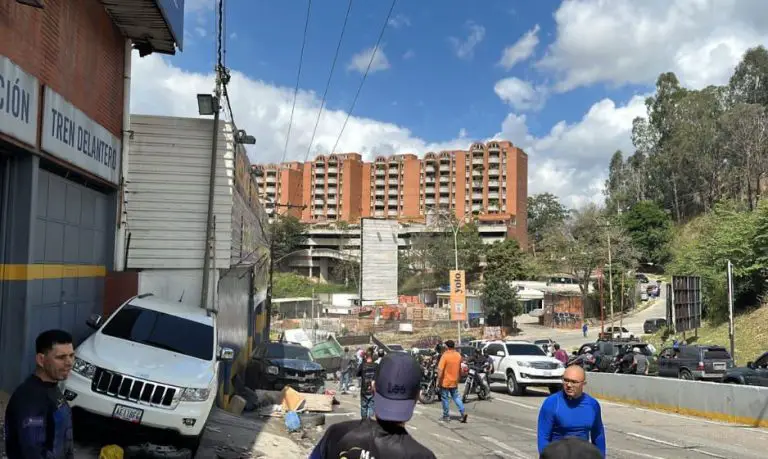Tragedia | 2 fallecidos y 5 lesionados por accidente en Los Naranjos