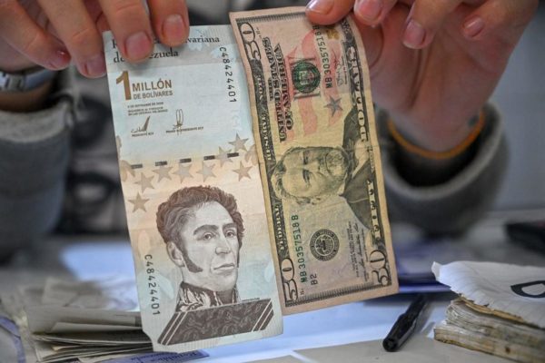Indexación salarial al dólar en Venezuela, qué dicen los expertos
