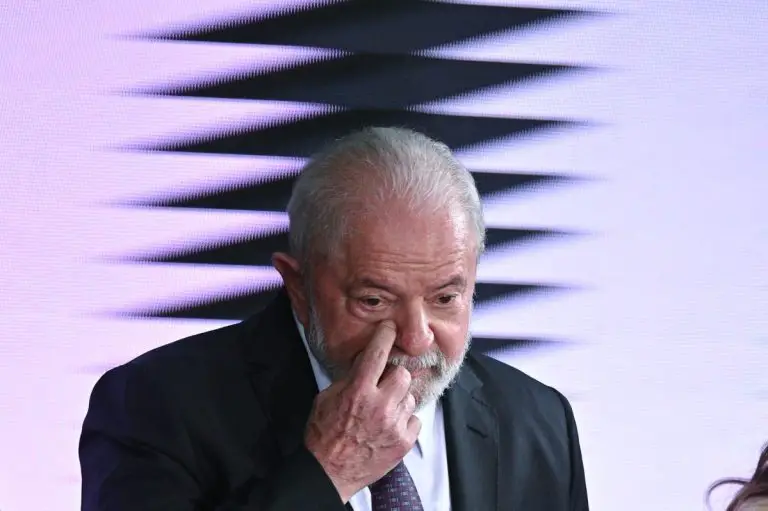 Lula critica a Petrobras por reparto de dividendos y baja inversión