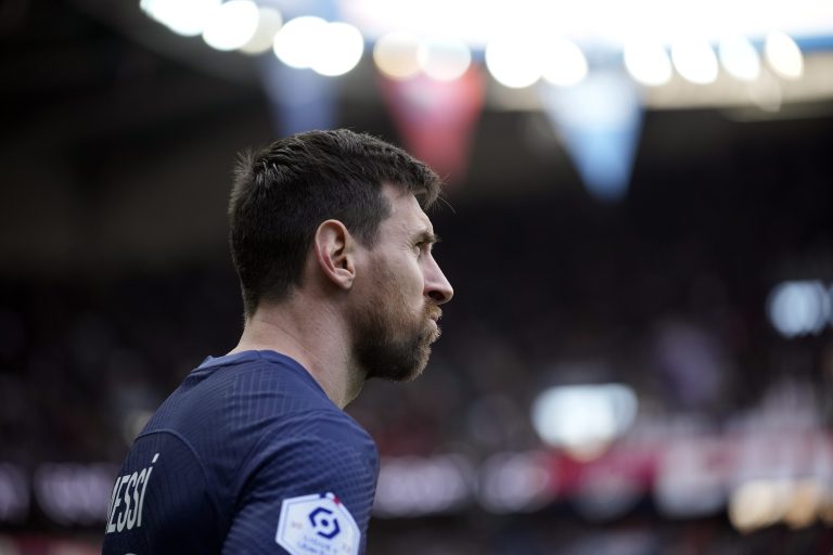 Messi al PSG: Aún no decide