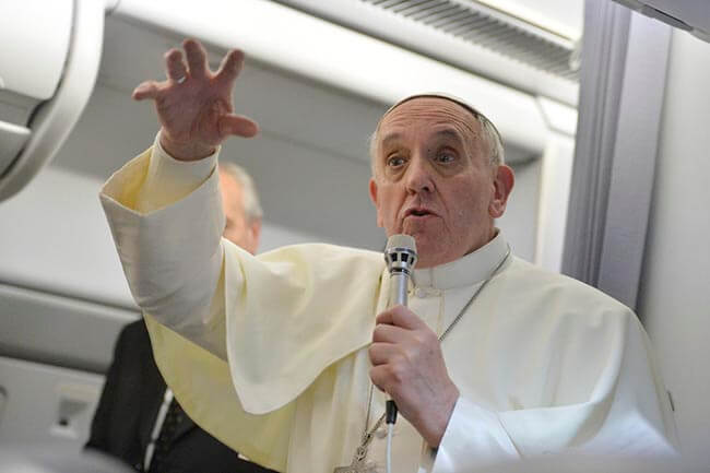 Líderes políticos piden al Papa que visite Argentina