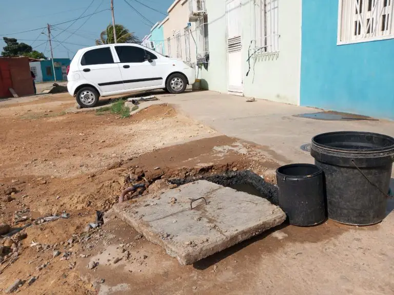Aguas negras inundan a 50 personas en Las Adjuntas