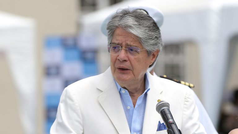¿Evitará Lasso su destitución? Una partida de ajedrez en Ecuador