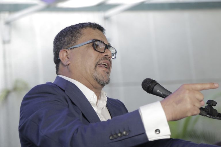 Benjamín Rausseo formaliza su candidatura en las primarias