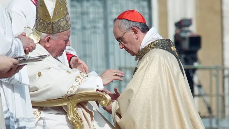 Papa Francisco defiende a san Juan Pablo II