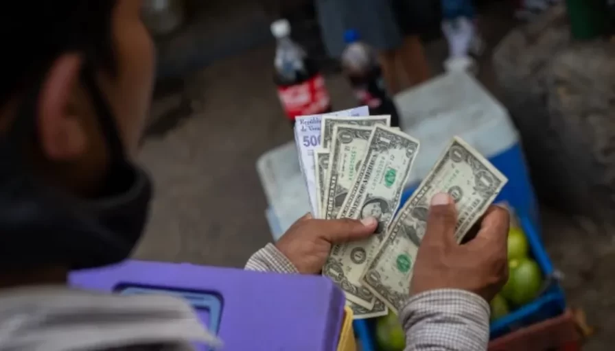 Lo que compró un venezolano en 2017 con 100$ ahora vale 700$, según Datanálisis