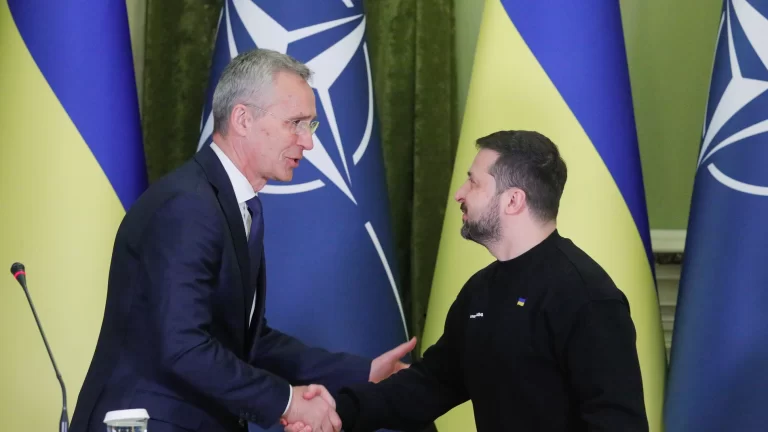 Secretario de la OTAN visitó Ucrania por primera vez